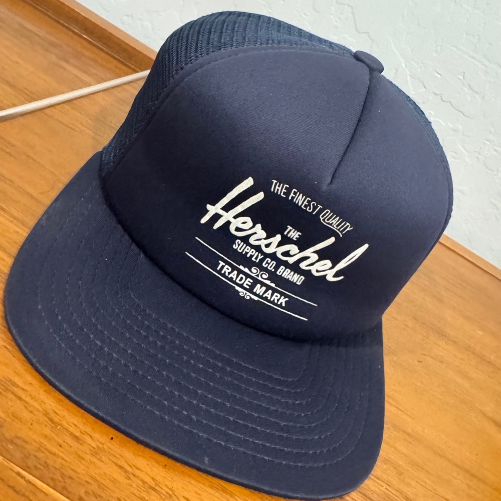Herschel Supply Co Whaler Trucker Hat Mens OSFA Navy Blue Excellent Snapback Cap